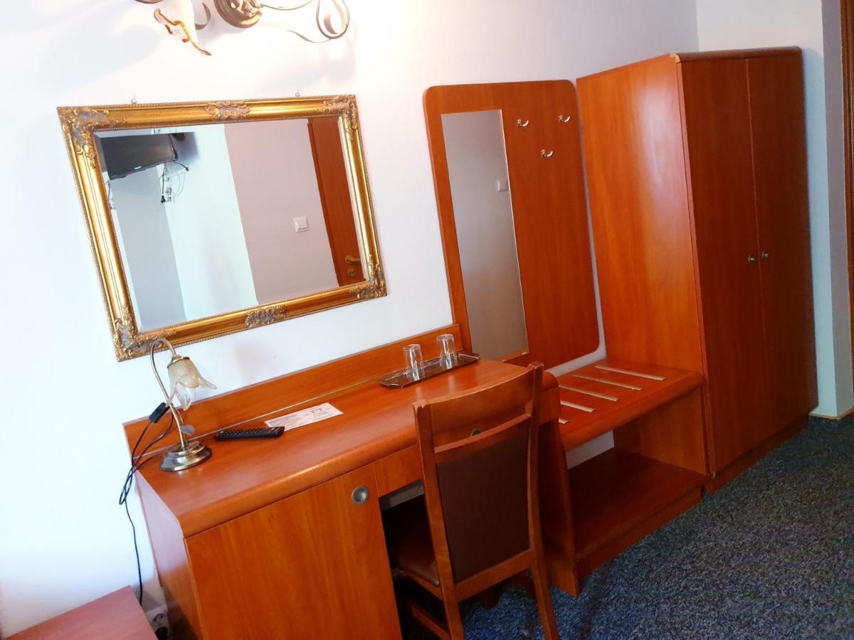 Willa Park Ostrowiec Świętokrzyski 외부 사진